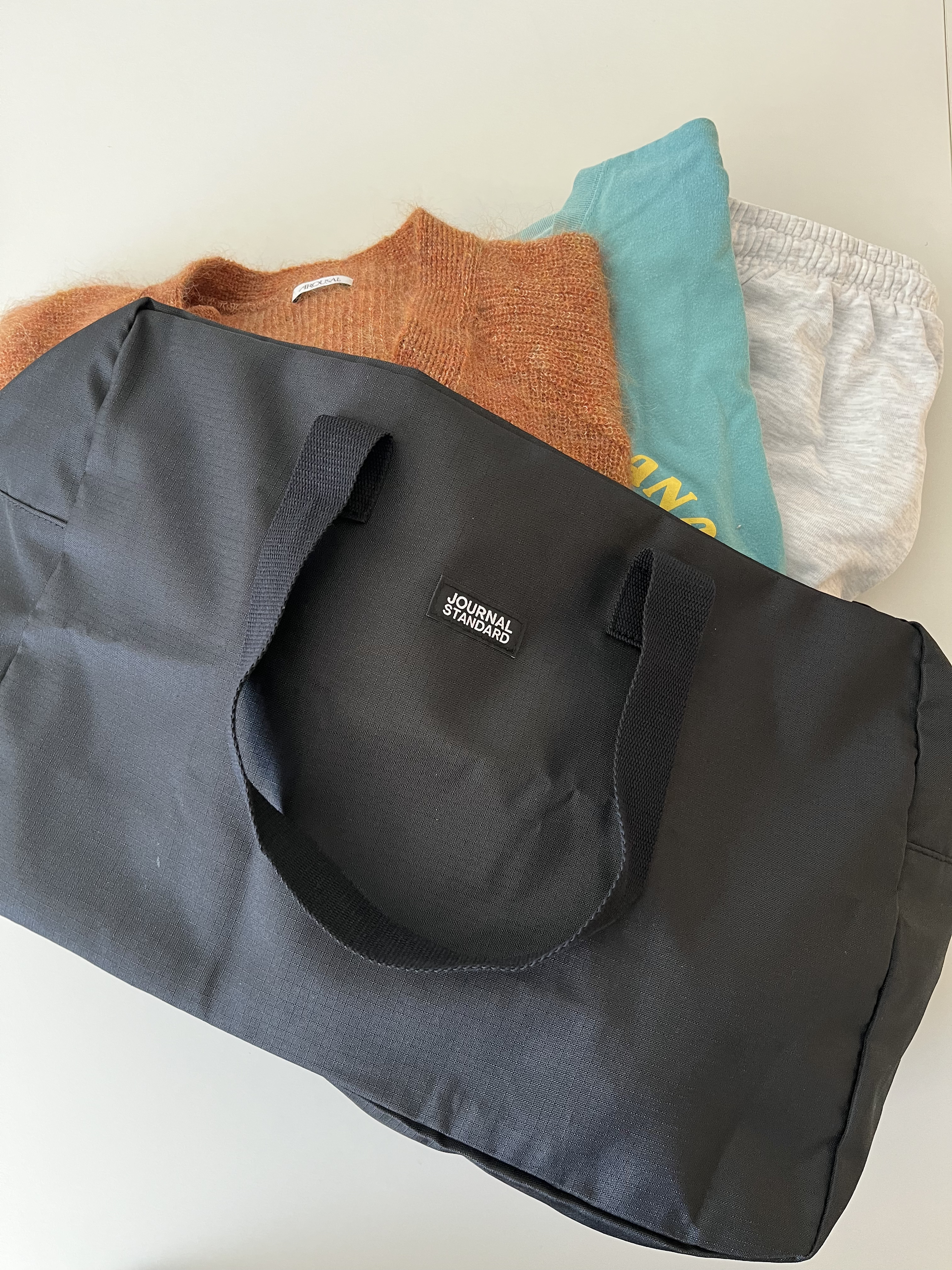 【完売品】journal standard別注1st tracker Tバック 開封レビュー〉InRed 2026年4月号 ≪特別付録≫旅行にぴったり