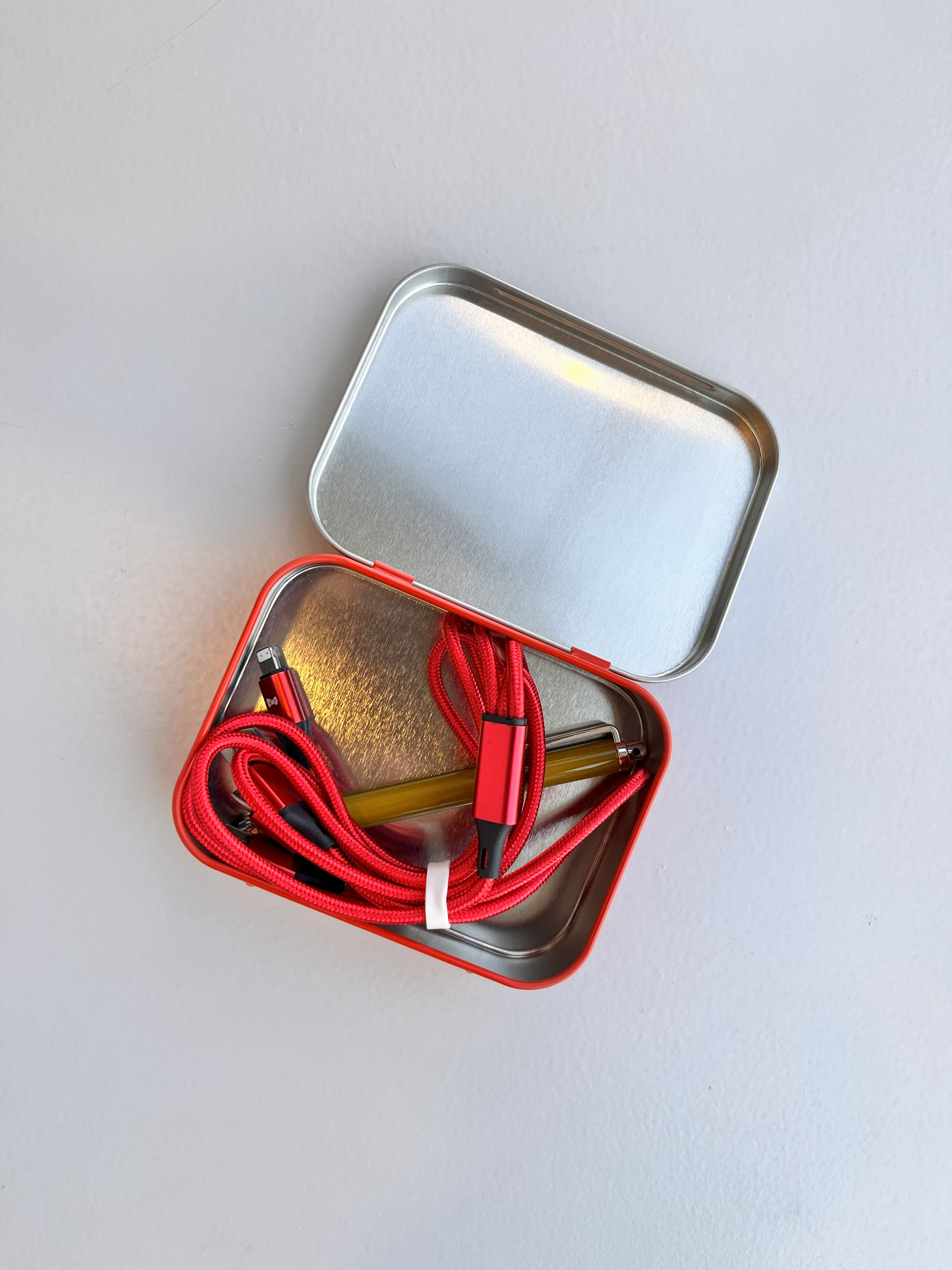 2025年11月号《特別付録》Hello Kitty [ハローキティ] 120cmUSB充電