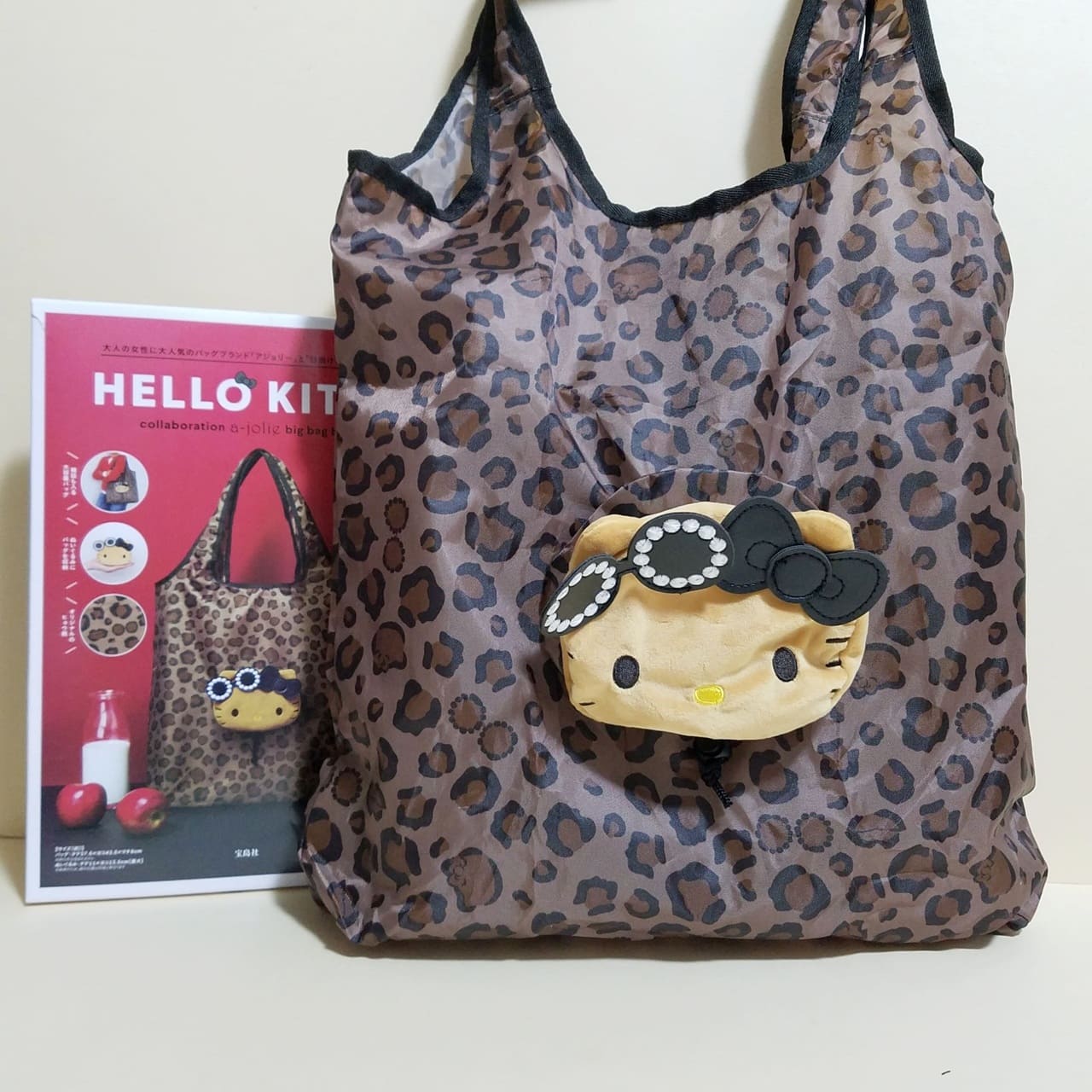 HELLO KITTY collaboration a-jolie big bag book